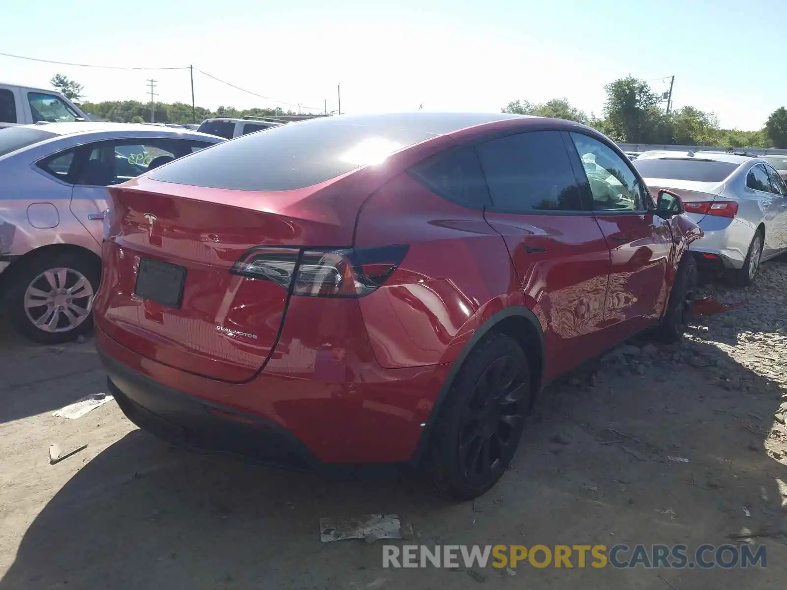 4 Photograph of a damaged car 5YJYGDEE0MF152961 TESLA MODEL Y 2021