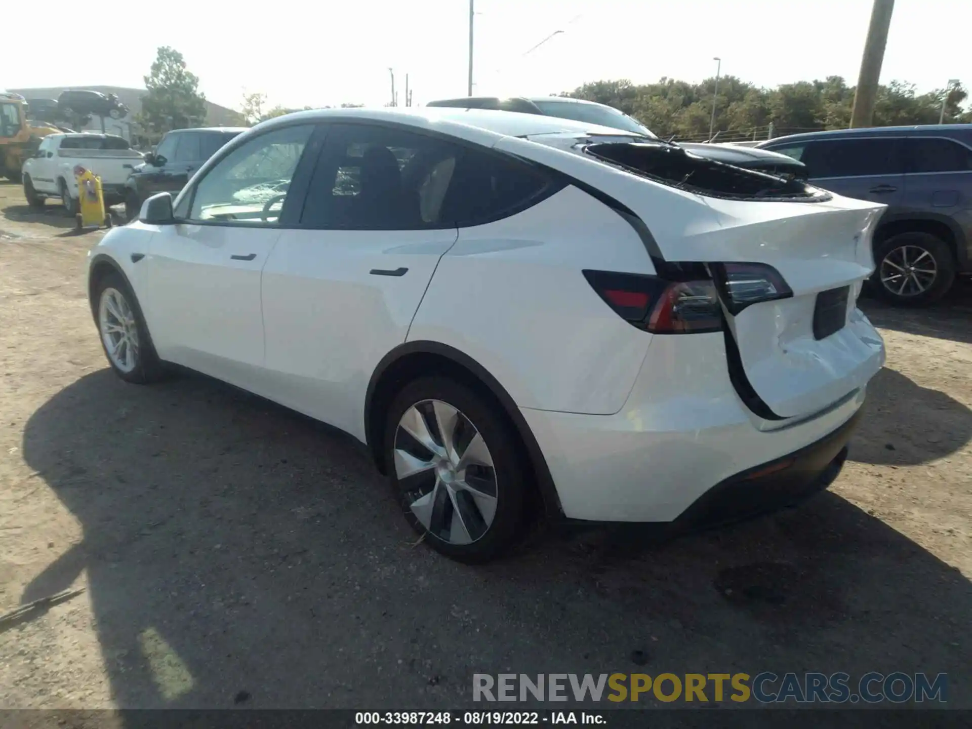 3 Photograph of a damaged car 5YJYGDEE0MF174782 TESLA MODEL Y 2021