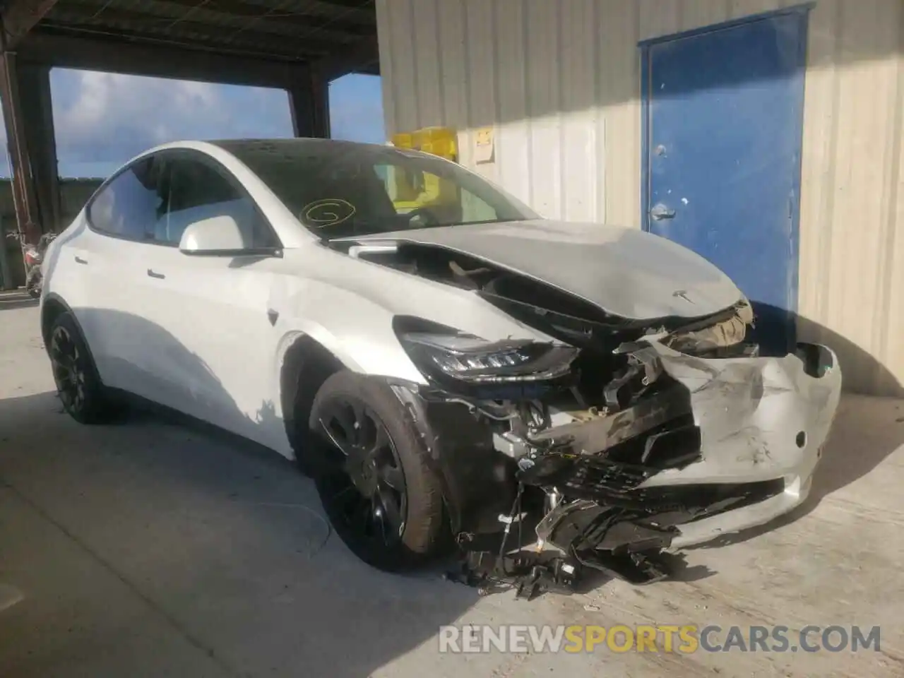 1 Photograph of a damaged car 5YJYGDEE0MF176239 TESLA MODEL Y 2021