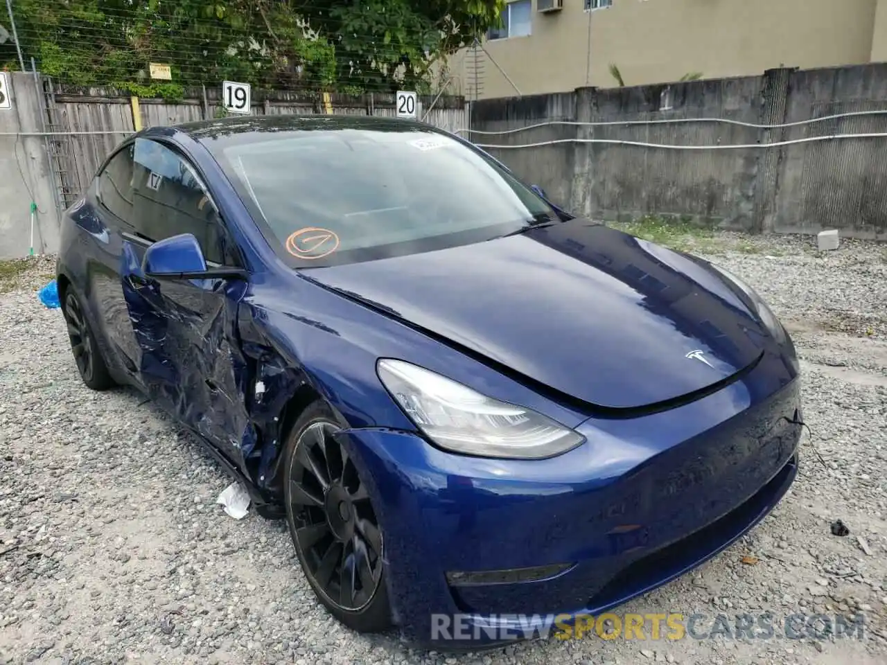 1 Фотография поврежденного автомобиля 5YJYGDEE0MF177424 TESLA MODEL Y 2021