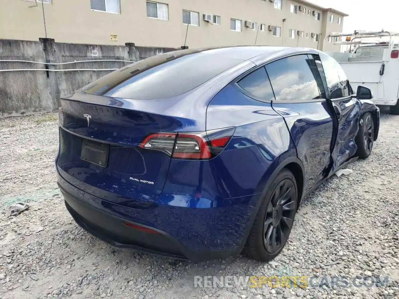 4 Фотография поврежденного автомобиля 5YJYGDEE0MF177424 TESLA MODEL Y 2021