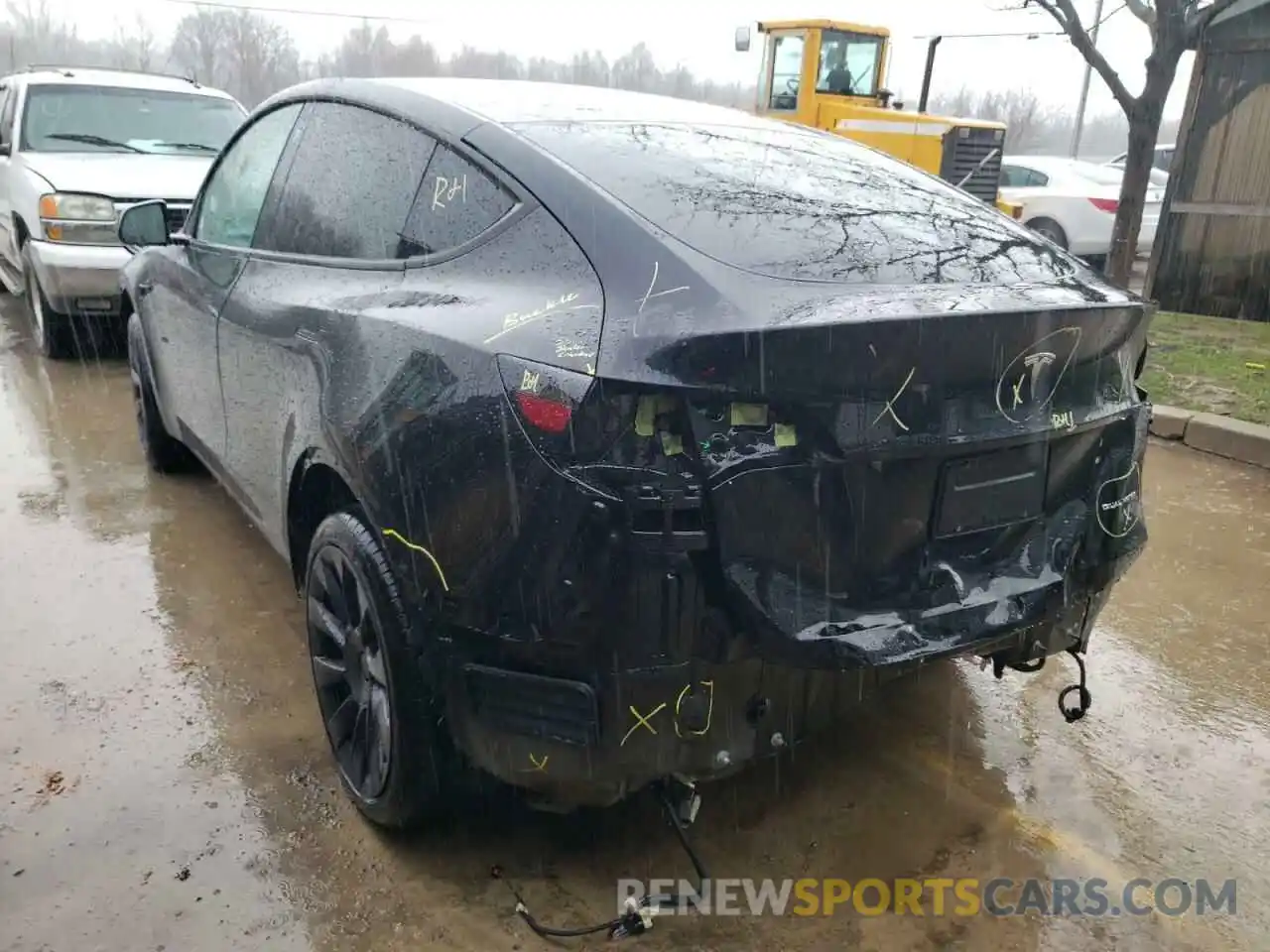 3 Photograph of a damaged car 5YJYGDEE0MF183319 TESLA MODEL Y 2021