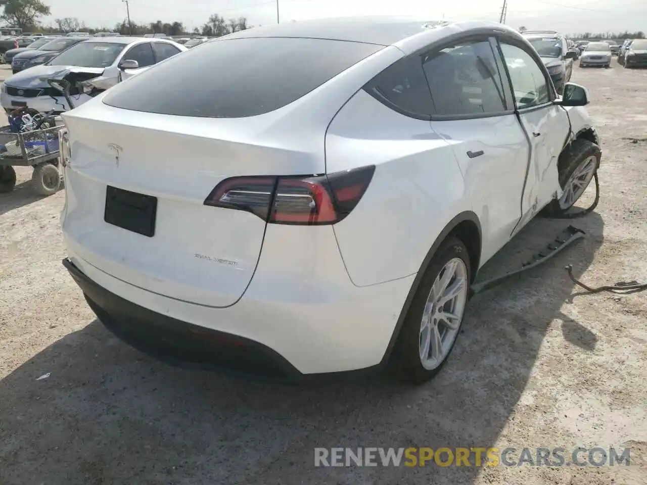 4 Photograph of a damaged car 5YJYGDEE0MF187564 TESLA MODEL Y 2021