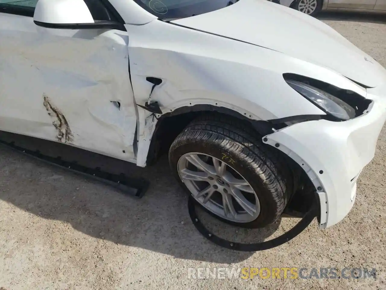 9 Photograph of a damaged car 5YJYGDEE0MF187564 TESLA MODEL Y 2021