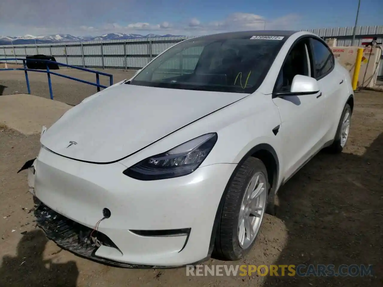 2 Photograph of a damaged car 5YJYGDEE0MF190643 TESLA MODEL Y 2021