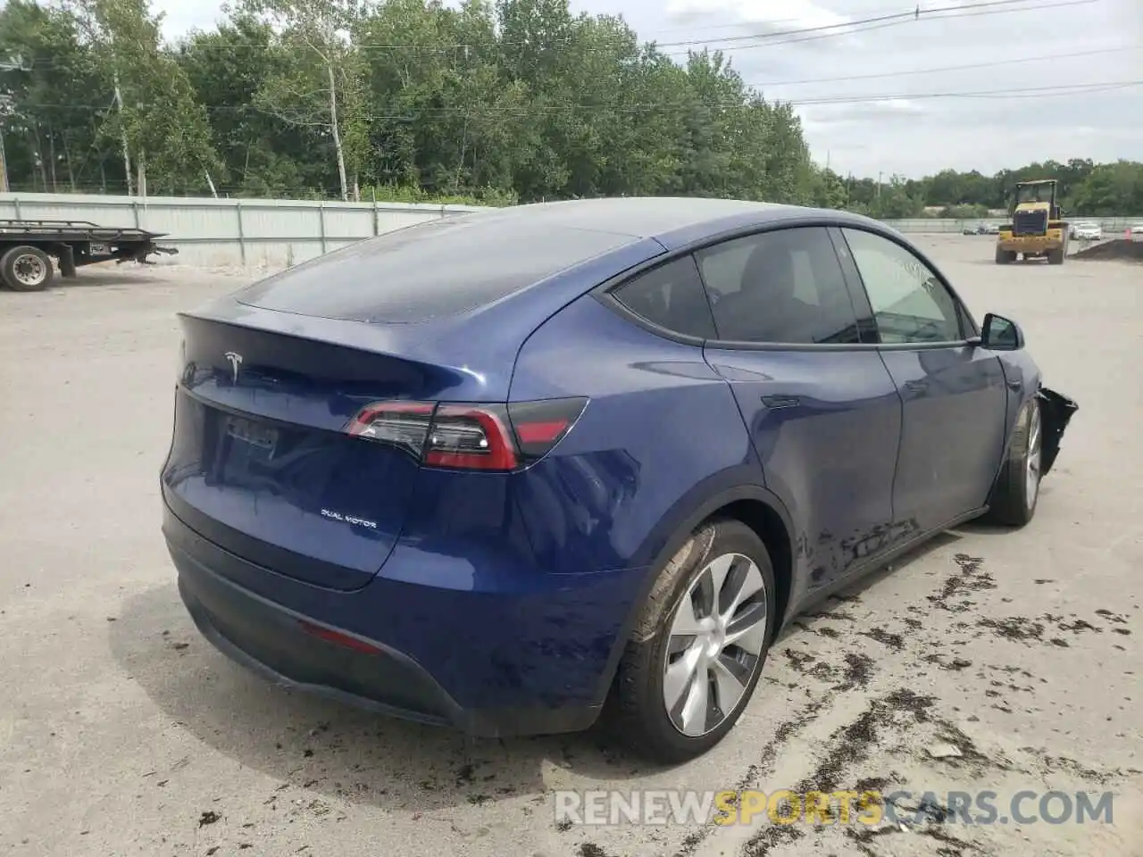 4 Photograph of a damaged car 5YJYGDEE0MF190920 TESLA MODEL Y 2021