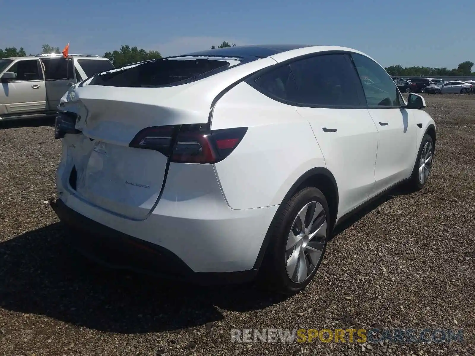 4 Photograph of a damaged car 5YJYGDEE0MF191176 TESLA MODEL Y 2021