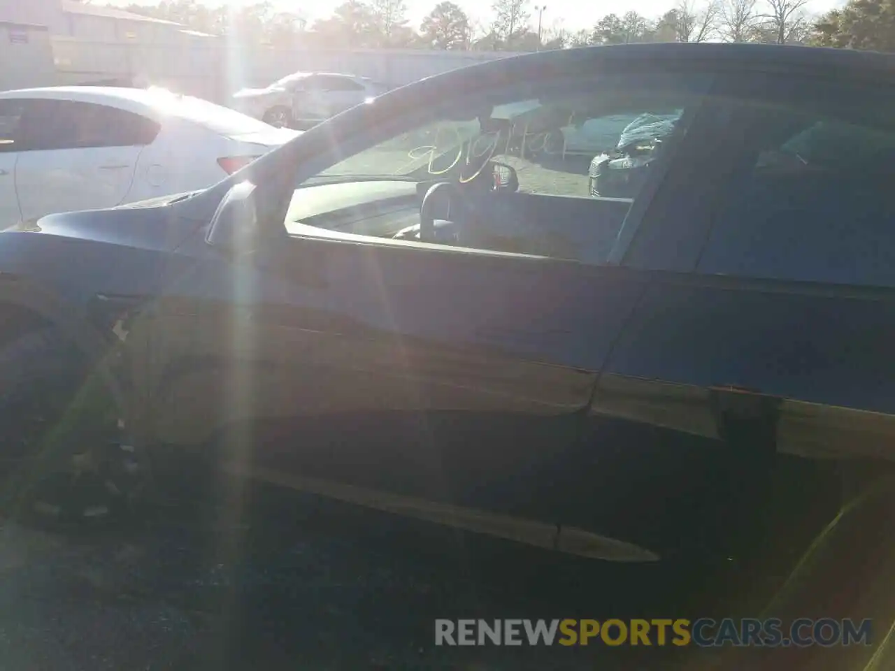 10 Photograph of a damaged car 5YJYGDEE0MF193901 TESLA MODEL Y 2021