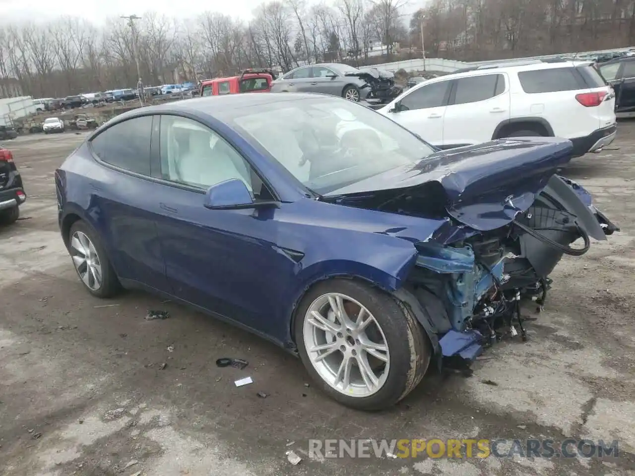 4 Photograph of a damaged car 5YJYGDEE0MF195485 TESLA MODEL Y 2021