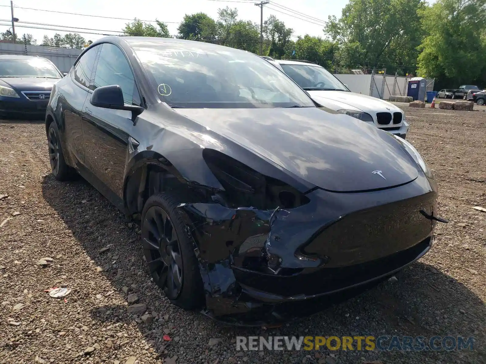 1 Photograph of a damaged car 5YJYGDEE0MF198256 TESLA MODEL Y 2021