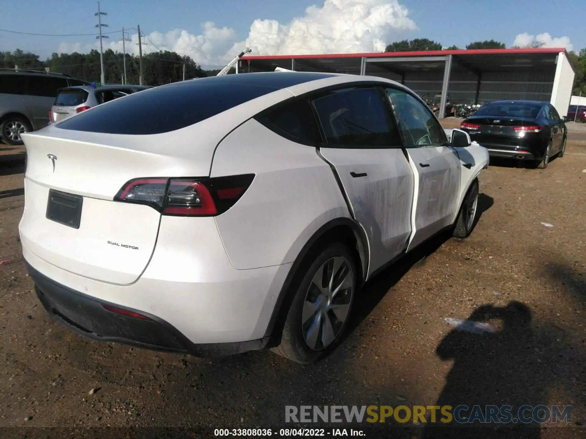 4 Photograph of a damaged car 5YJYGDEE0MF202452 TESLA MODEL Y 2021