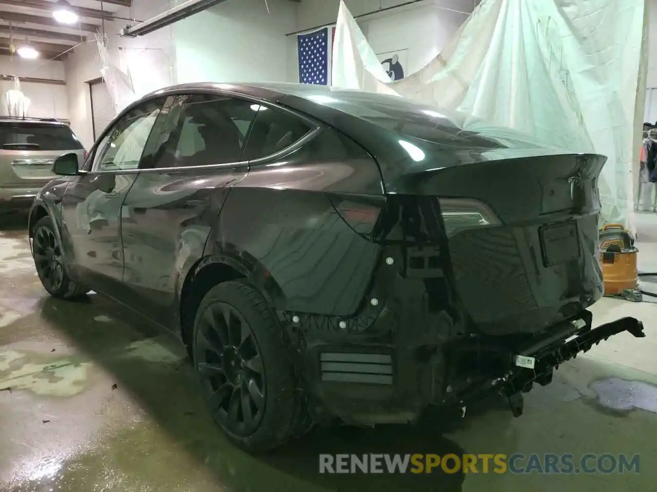 3 Photograph of a damaged car 5YJYGDEE0MF207425 TESLA MODEL Y 2021