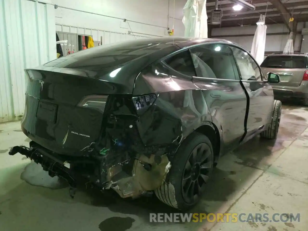 4 Photograph of a damaged car 5YJYGDEE0MF207425 TESLA MODEL Y 2021