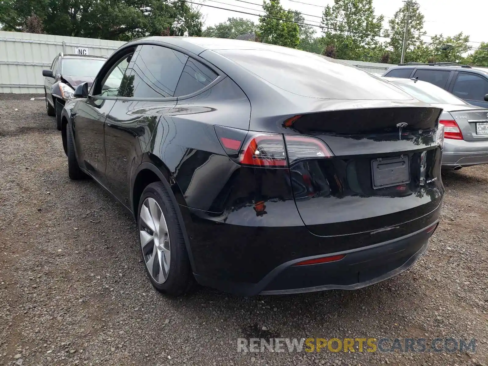 3 Photograph of a damaged car 5YJYGDEE0MF208980 TESLA MODEL Y 2021