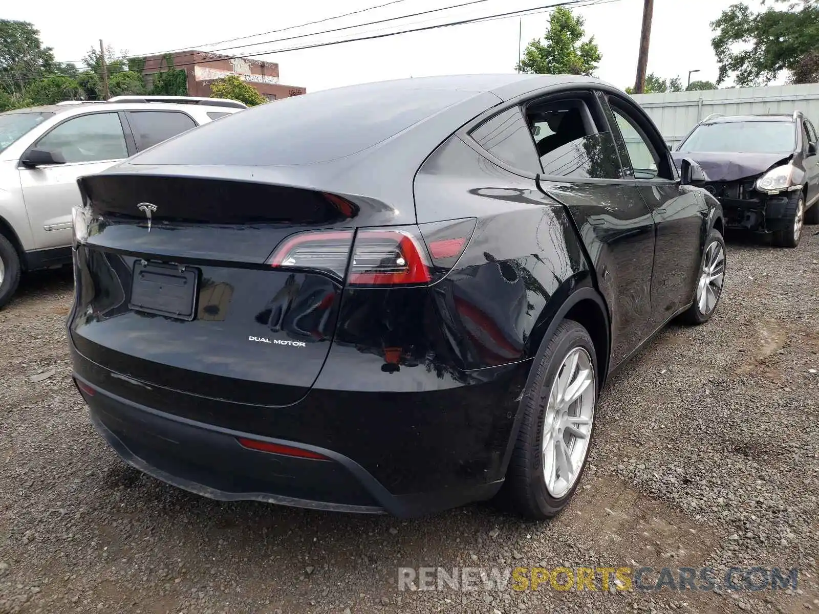 4 Photograph of a damaged car 5YJYGDEE0MF208980 TESLA MODEL Y 2021