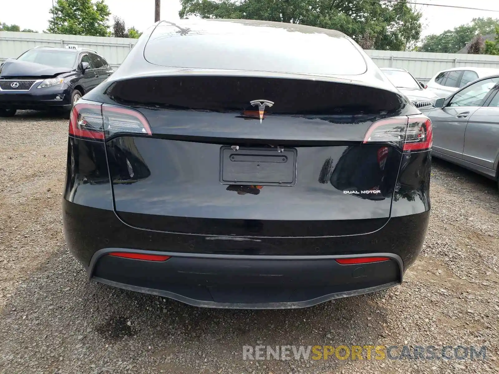 9 Photograph of a damaged car 5YJYGDEE0MF208980 TESLA MODEL Y 2021