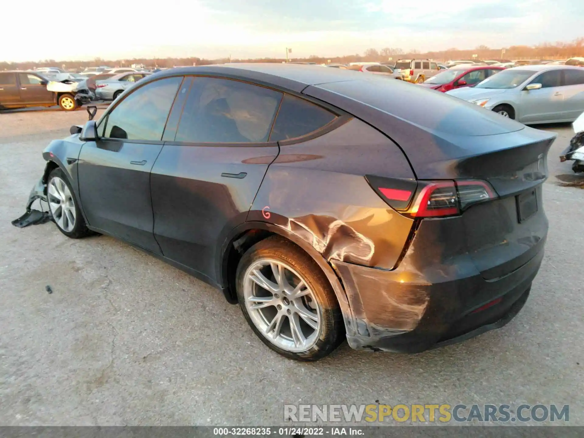 3 Photograph of a damaged car 5YJYGDEE0MF209076 TESLA MODEL Y 2021