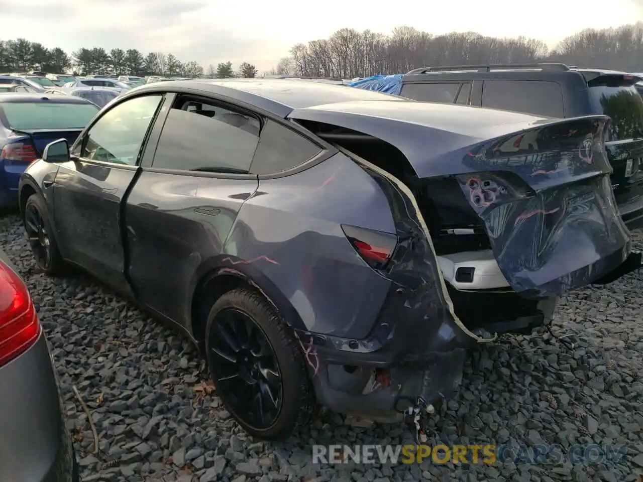 3 Photograph of a damaged car 5YJYGDEE0MF210504 TESLA MODEL Y 2021