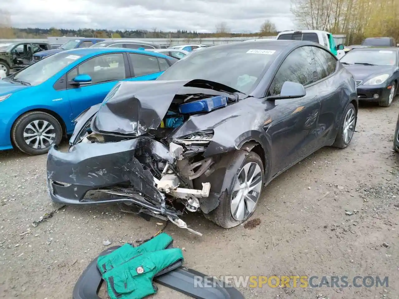 2 Photograph of a damaged car 5YJYGDEE0MF213340 TESLA MODEL Y 2021