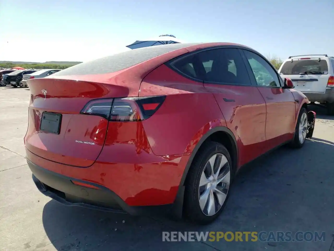 4 Photograph of a damaged car 5YJYGDEE0MF229392 TESLA MODEL Y 2021