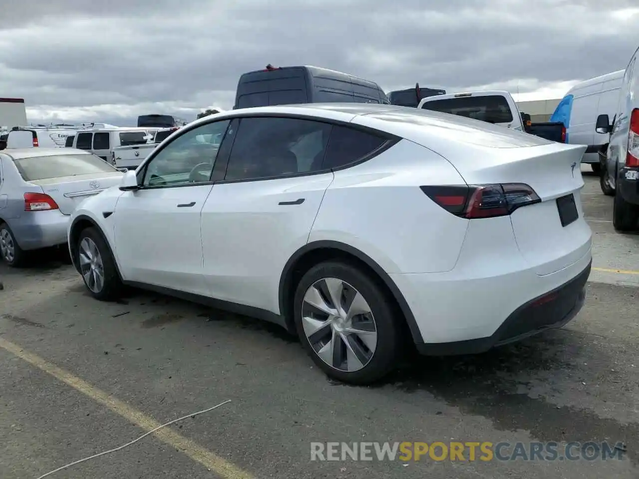 2 Photograph of a damaged car 5YJYGDEE0MF232499 TESLA MODEL Y 2021