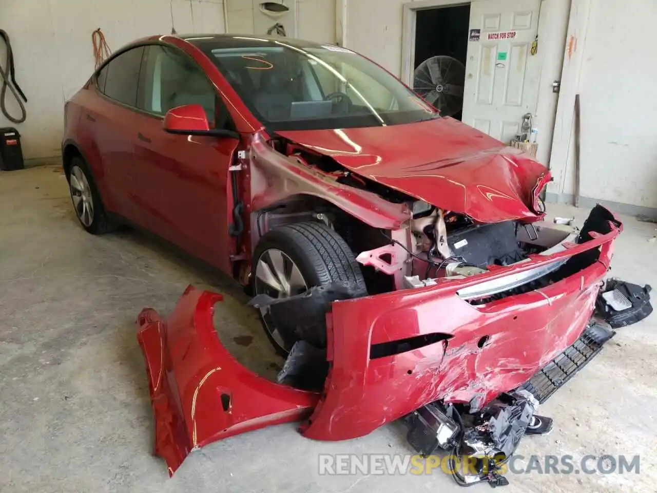 1 Photograph of a damaged car 5YJYGDEE0MF233068 TESLA MODEL Y 2021