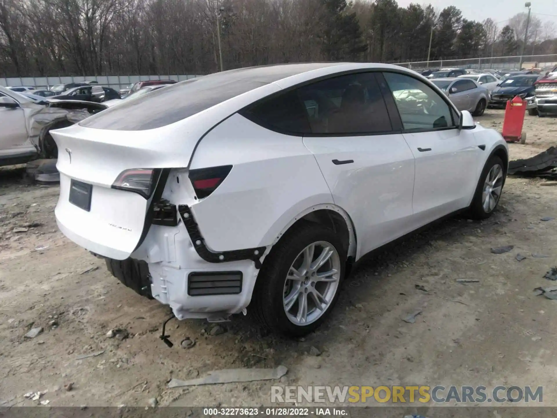 4 Photograph of a damaged car 5YJYGDEE0MF264336 TESLA MODEL Y 2021