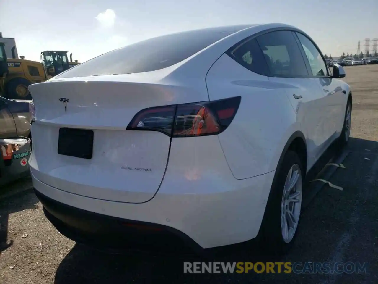 4 Photograph of a damaged car 5YJYGDEE0MF271044 TESLA MODEL Y 2021