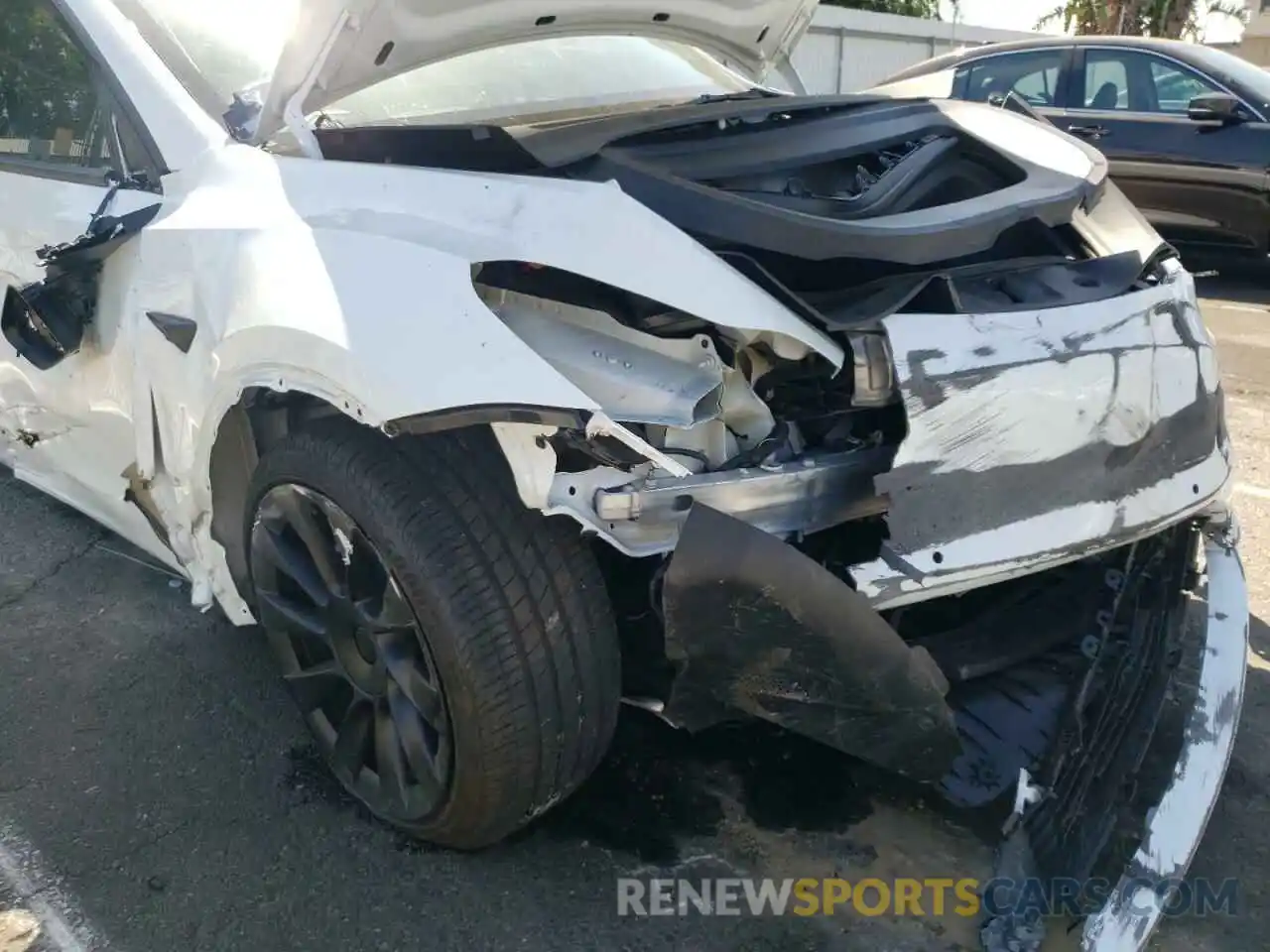 9 Photograph of a damaged car 5YJYGDEE0MF272422 TESLA MODEL Y 2021