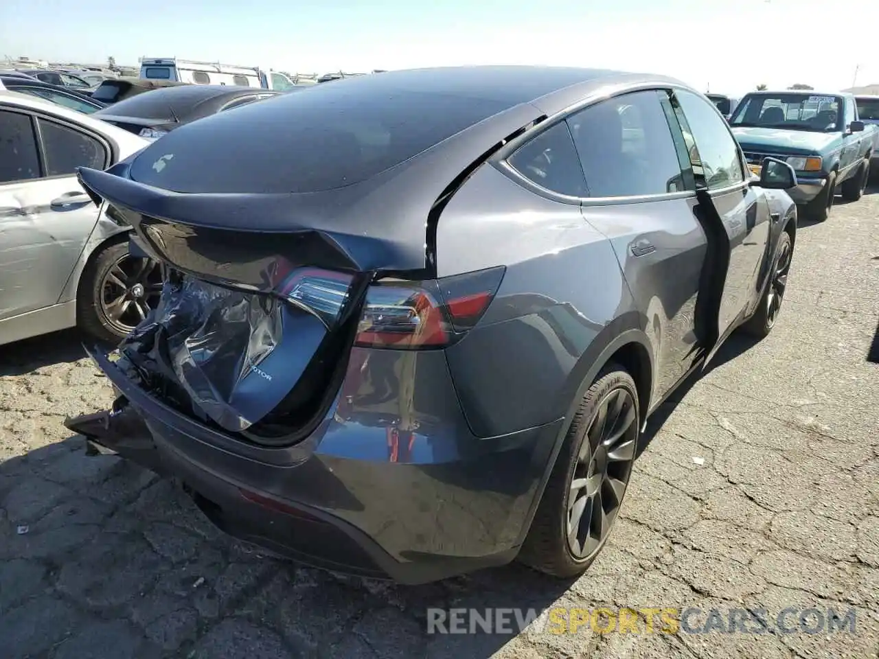 4 Photograph of a damaged car 5YJYGDEE0MF277135 TESLA MODEL Y 2021