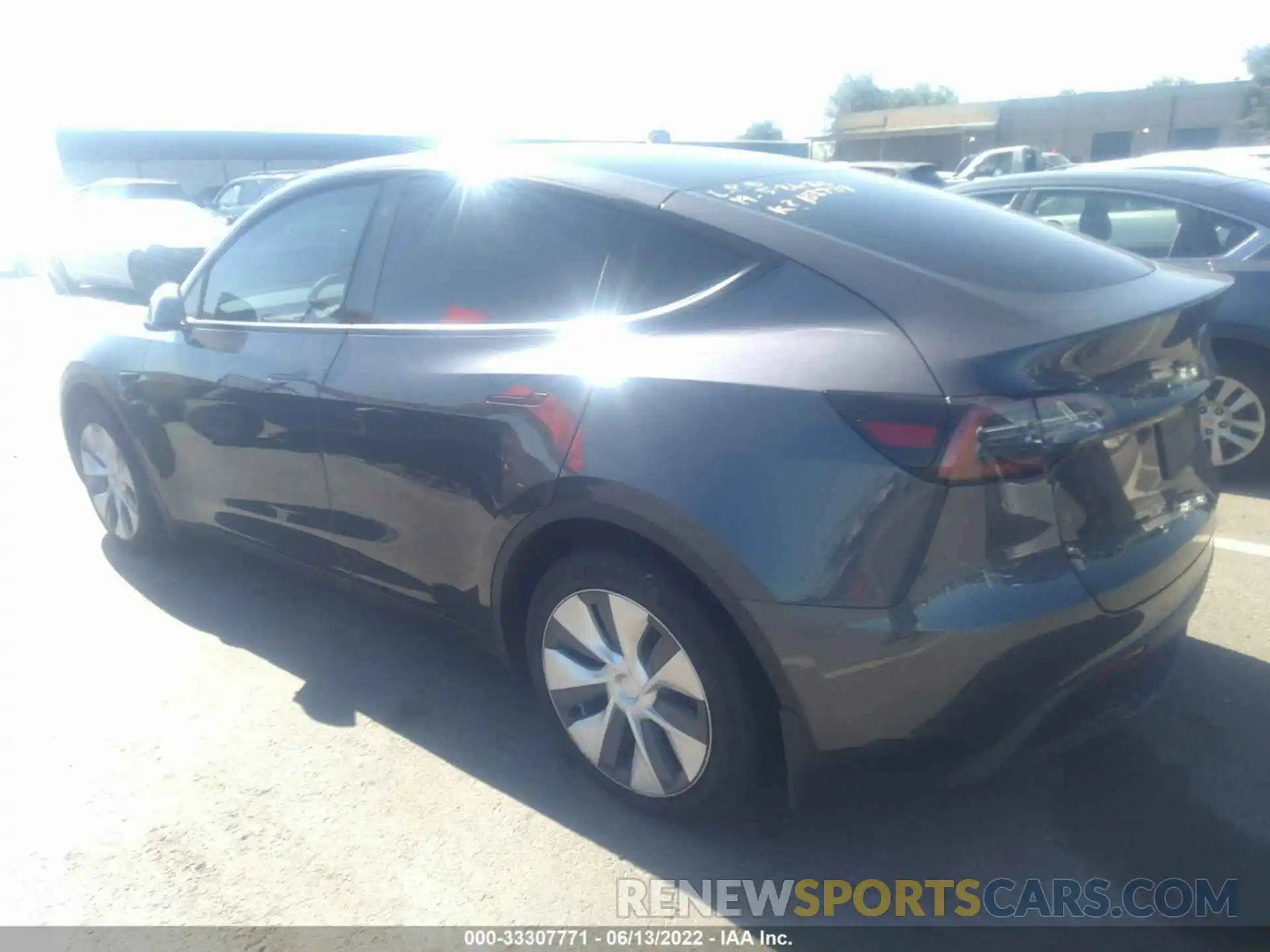 3 Photograph of a damaged car 5YJYGDEE0MF279550 TESLA MODEL Y 2021