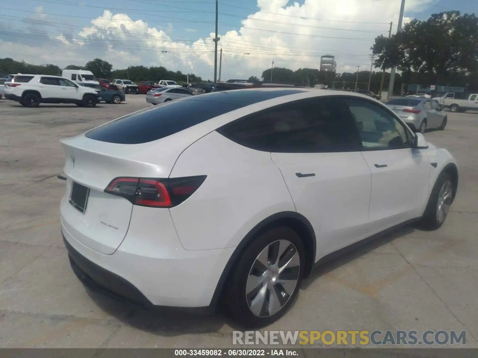 4 Photograph of a damaged car 5YJYGDEE0MF283453 TESLA MODEL Y 2021