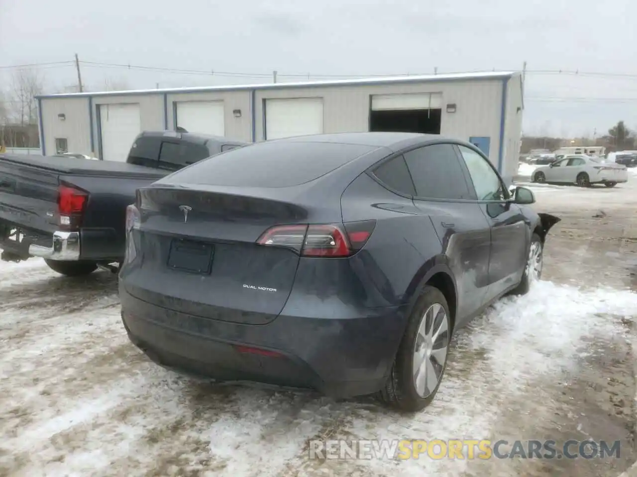 4 Photograph of a damaged car 5YJYGDEE0MF297501 TESLA MODEL Y 2021