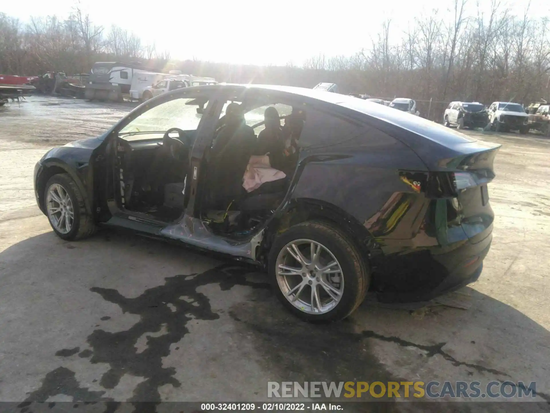 3 Photograph of a damaged car 5YJYGDEE0MF298776 TESLA MODEL Y 2021