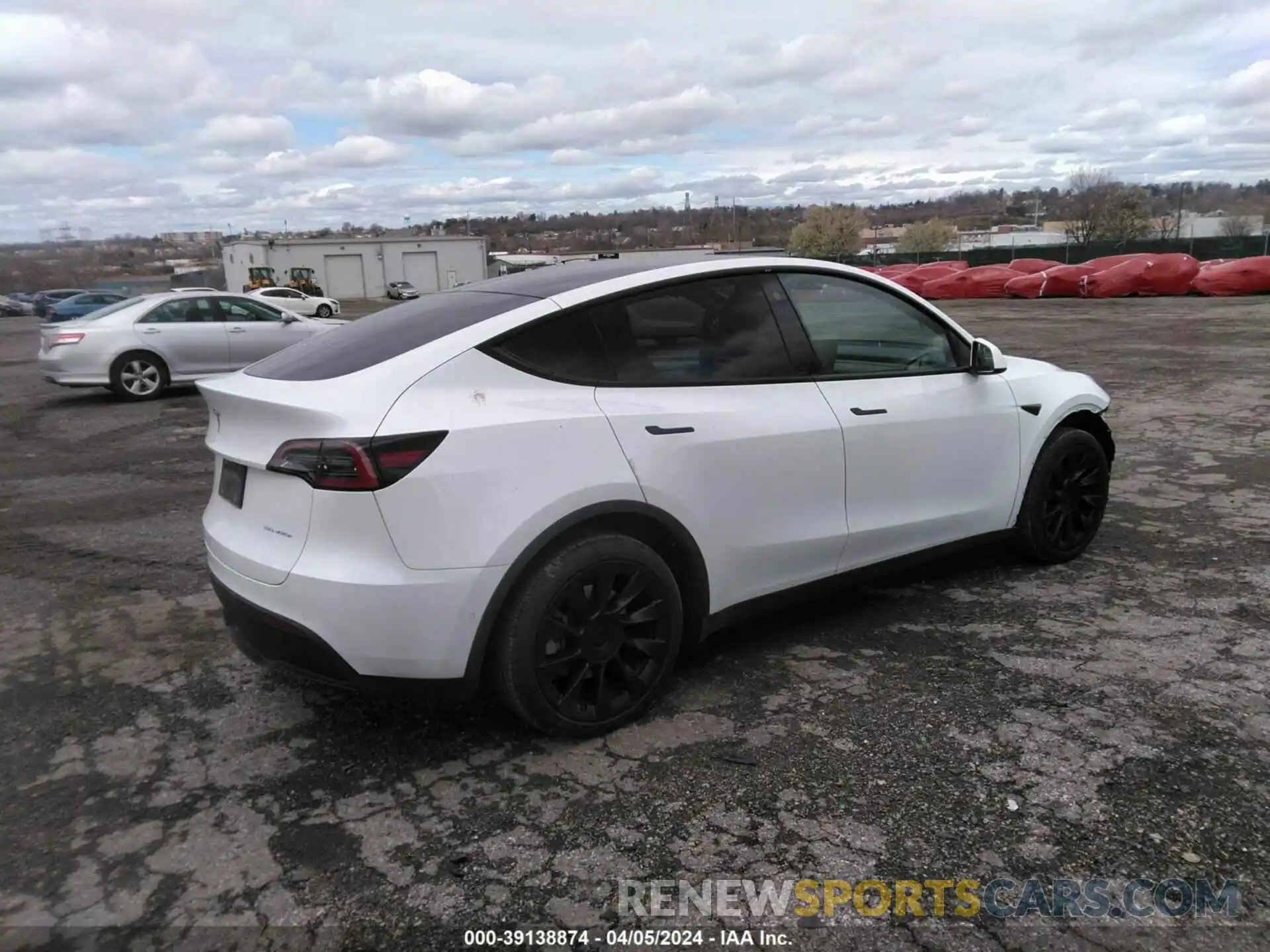 4 Photograph of a damaged car 5YJYGDEE0MF301868 TESLA MODEL Y 2021