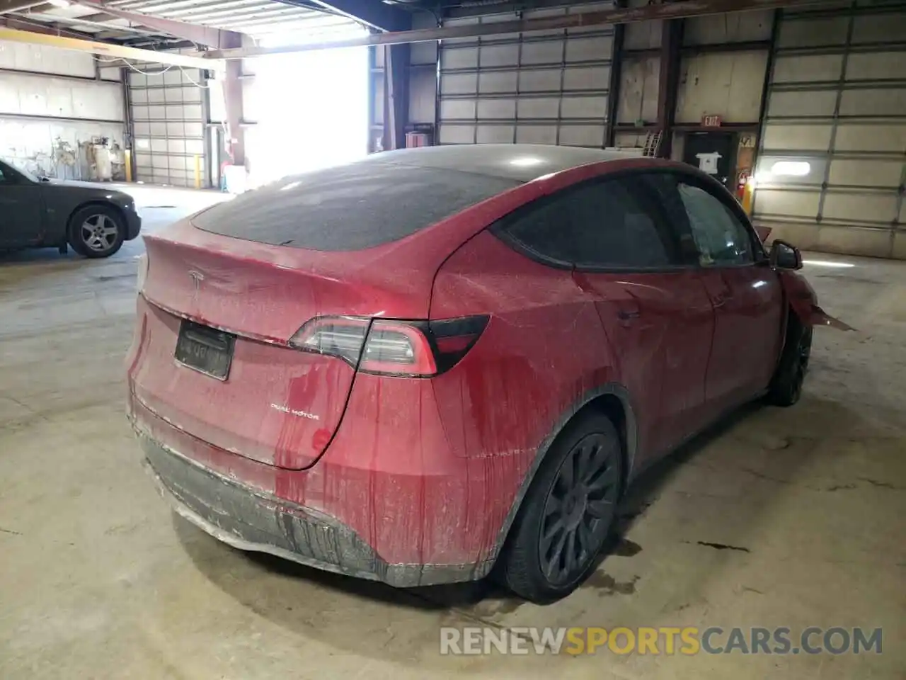 4 Photograph of a damaged car 5YJYGDEE1MF060497 TESLA MODEL Y 2021