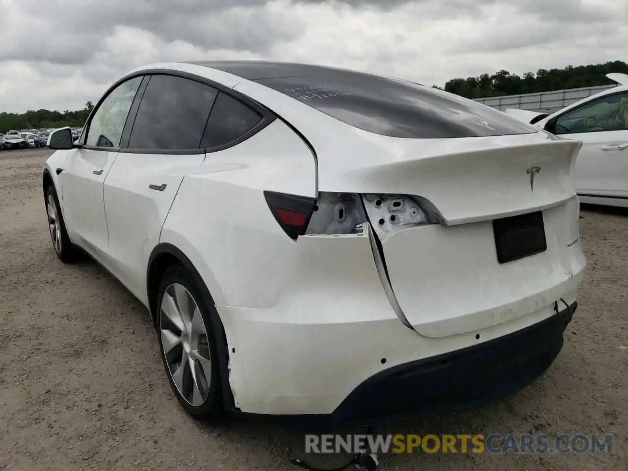 3 Photograph of a damaged car 5YJYGDEE1MF064016 TESLA MODEL Y 2021