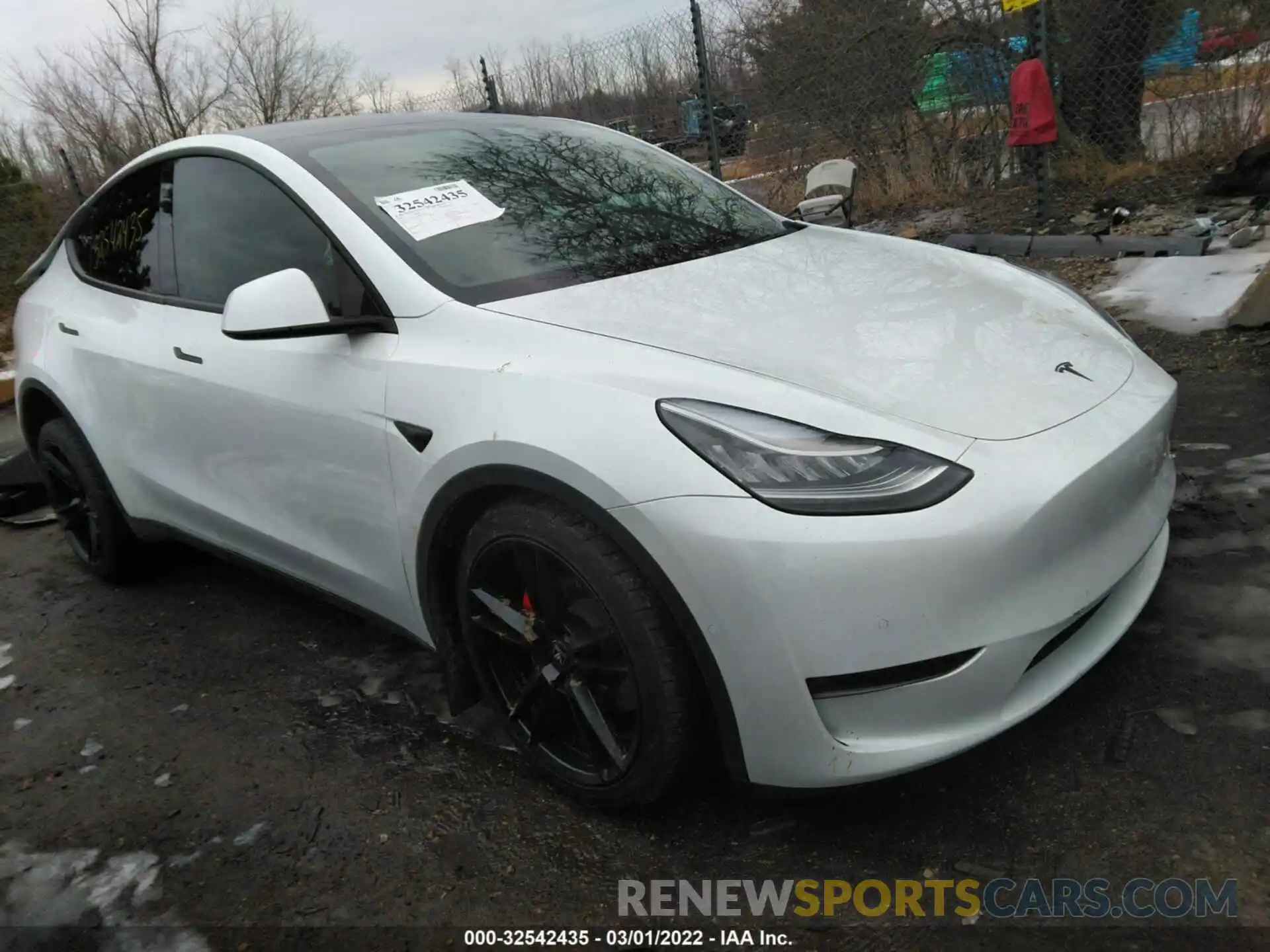 1 Photograph of a damaged car 5YJYGDEE1MF066252 TESLA MODEL Y 2021