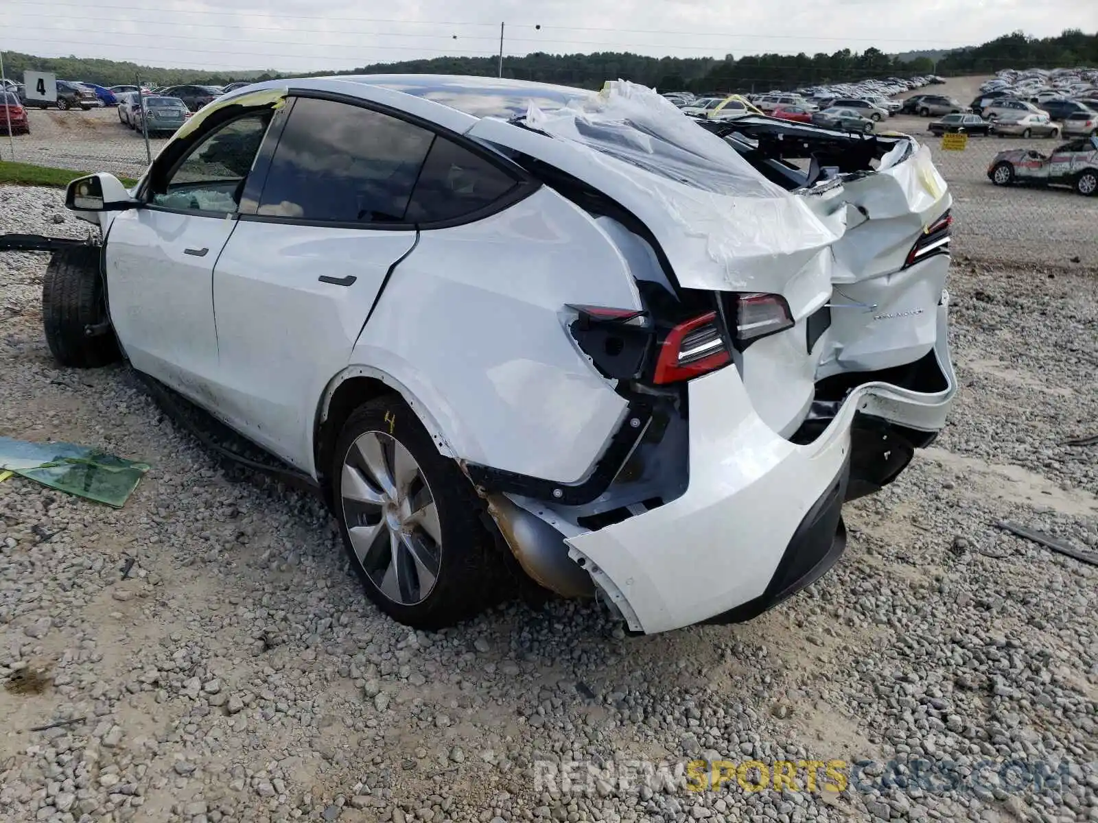 3 Photograph of a damaged car 5YJYGDEE1MF072746 TESLA MODEL Y 2021