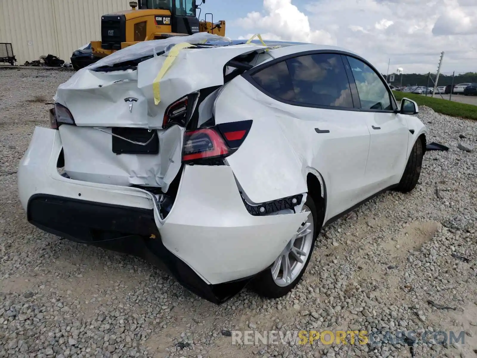 4 Photograph of a damaged car 5YJYGDEE1MF072746 TESLA MODEL Y 2021