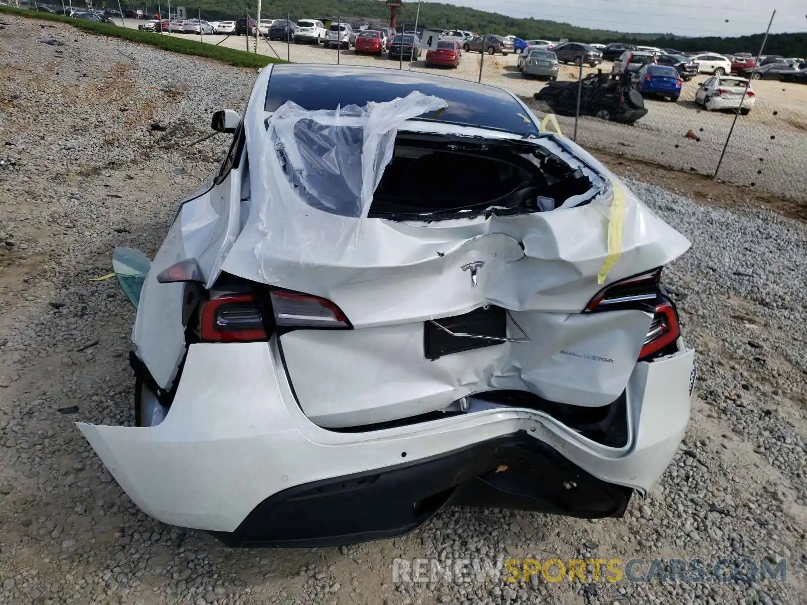 9 Photograph of a damaged car 5YJYGDEE1MF072746 TESLA MODEL Y 2021