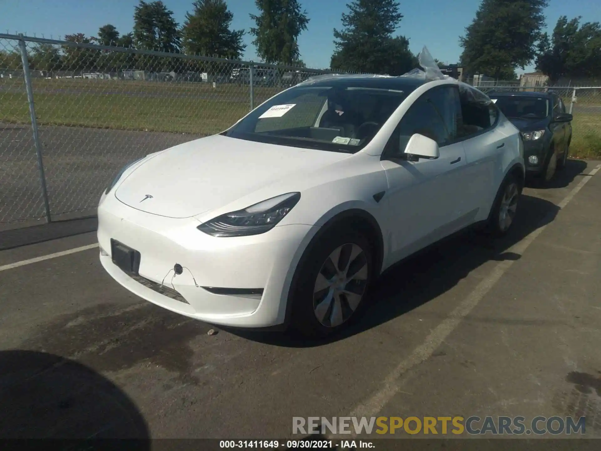 2 Photograph of a damaged car 5YJYGDEE1MF072777 TESLA MODEL Y 2021