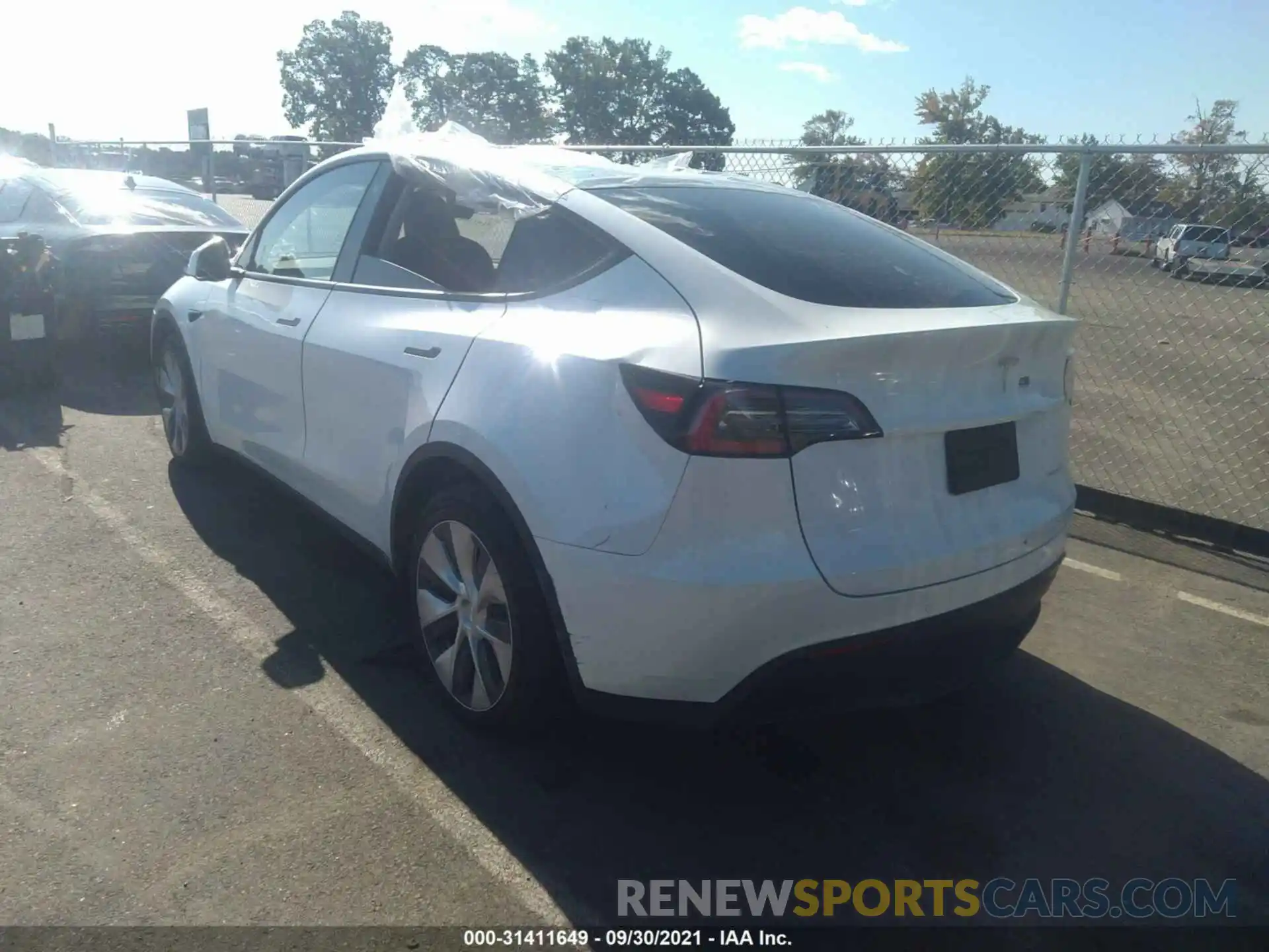 3 Photograph of a damaged car 5YJYGDEE1MF072777 TESLA MODEL Y 2021