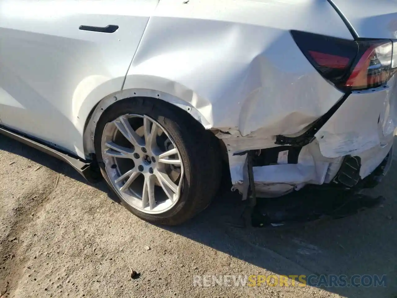 9 Photograph of a damaged car 5YJYGDEE1MF074710 TESLA MODEL Y 2021