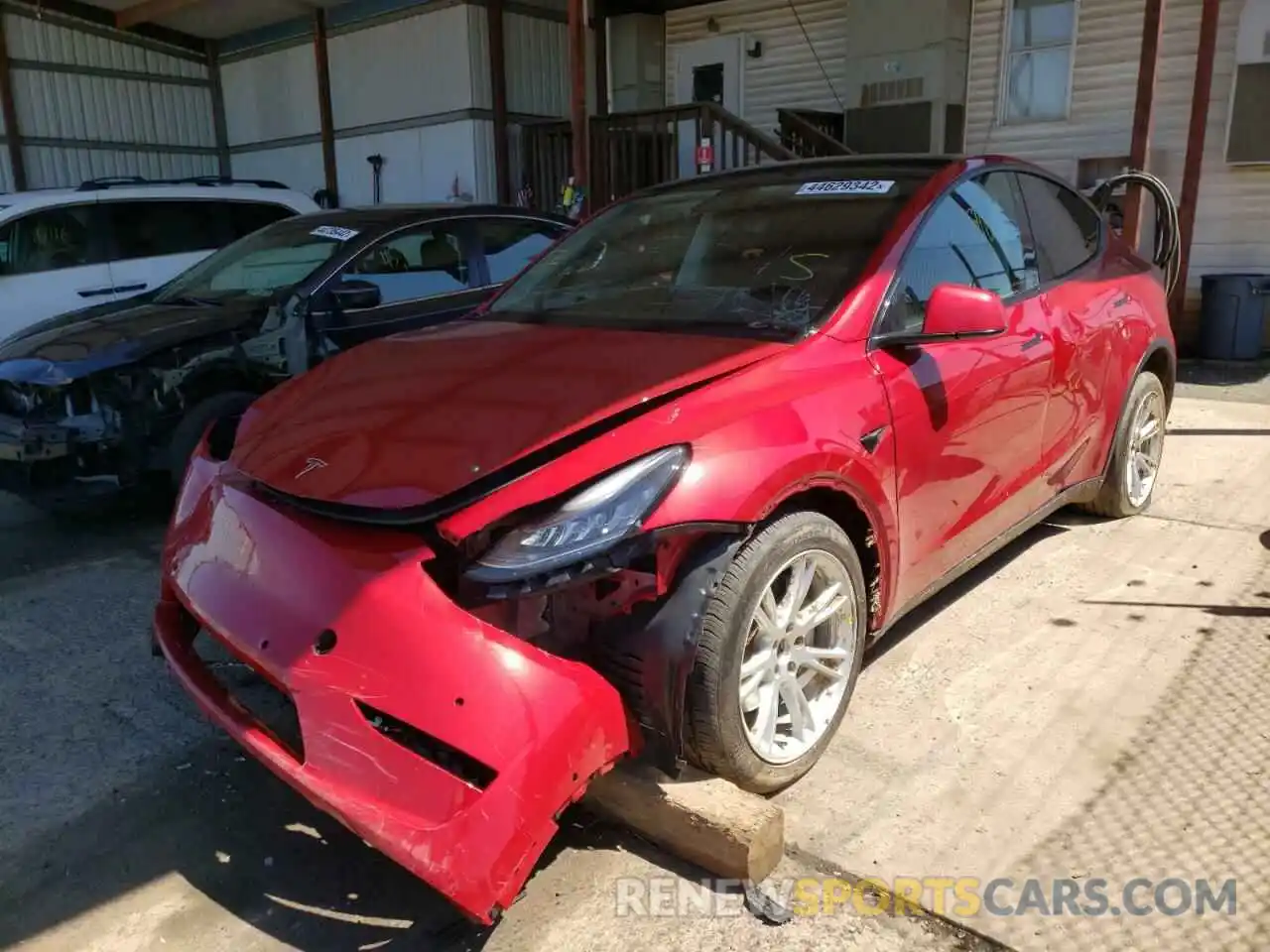 2 Photograph of a damaged car 5YJYGDEE1MF075694 TESLA MODEL Y 2021