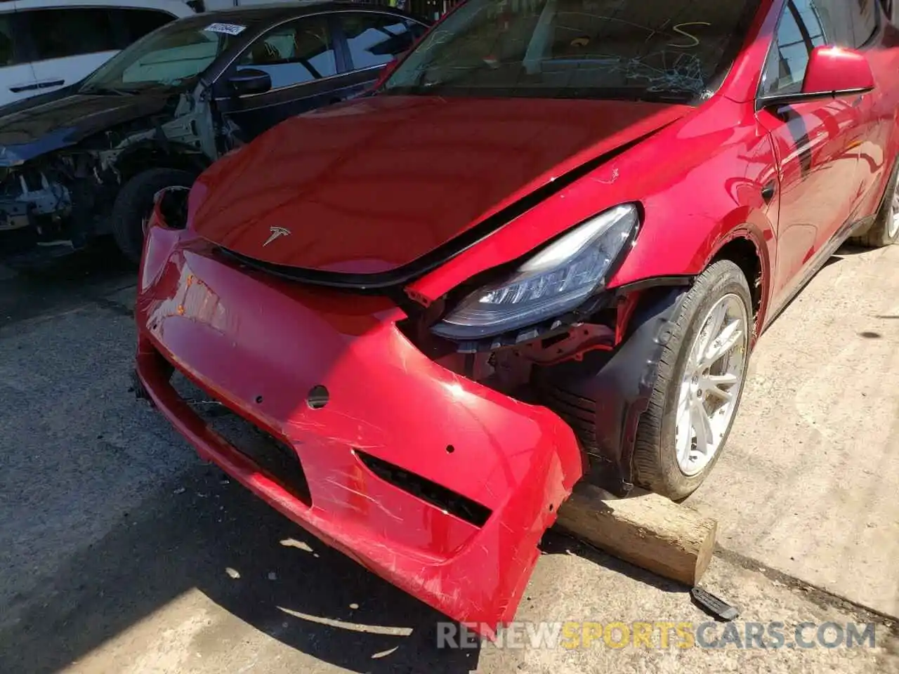 9 Photograph of a damaged car 5YJYGDEE1MF075694 TESLA MODEL Y 2021