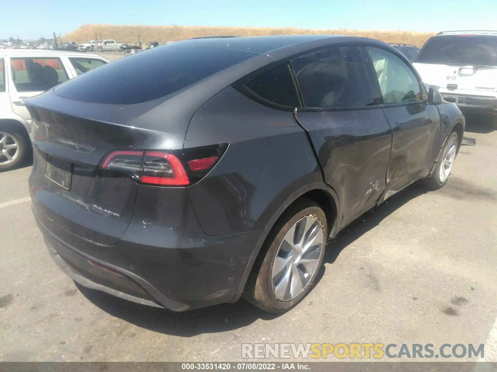 4 Photograph of a damaged car 5YJYGDEE1MF077333 TESLA MODEL Y 2021