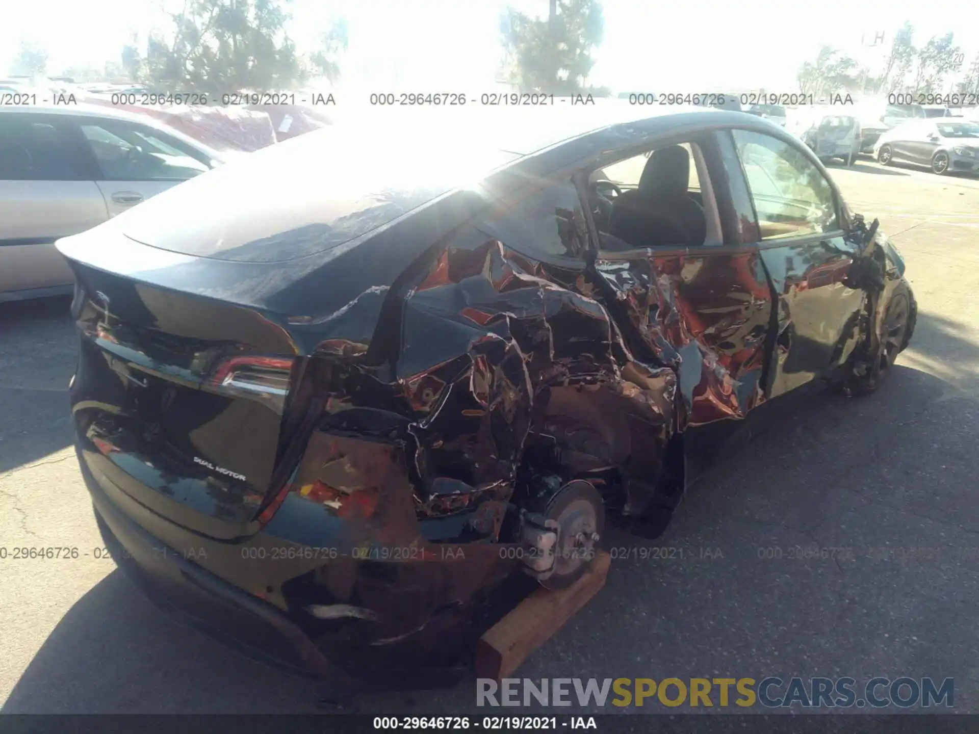 4 Photograph of a damaged car 5YJYGDEE1MF080720 TESLA MODEL Y 2021