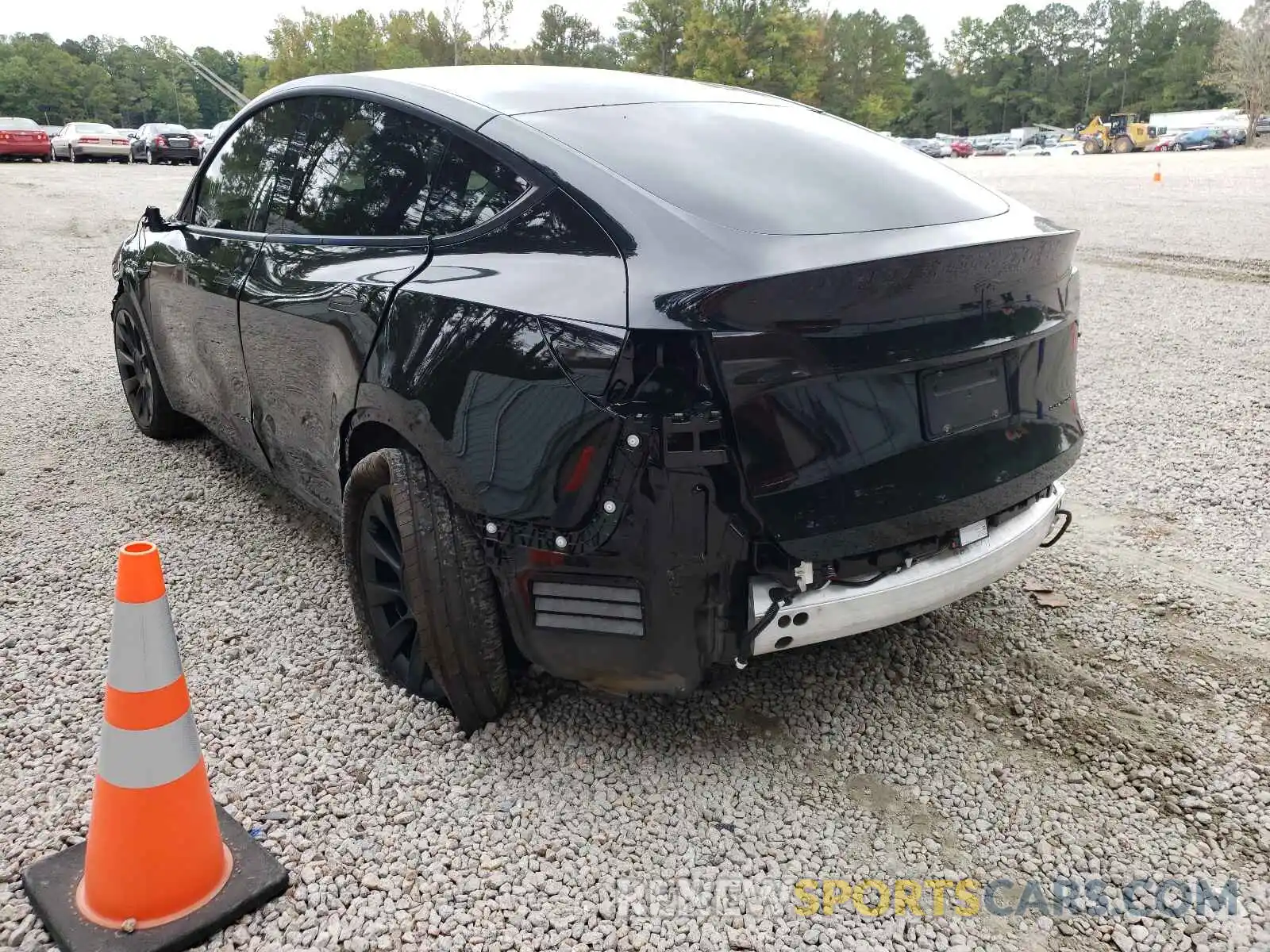 3 Photograph of a damaged car 5YJYGDEE1MF084573 TESLA MODEL Y 2021