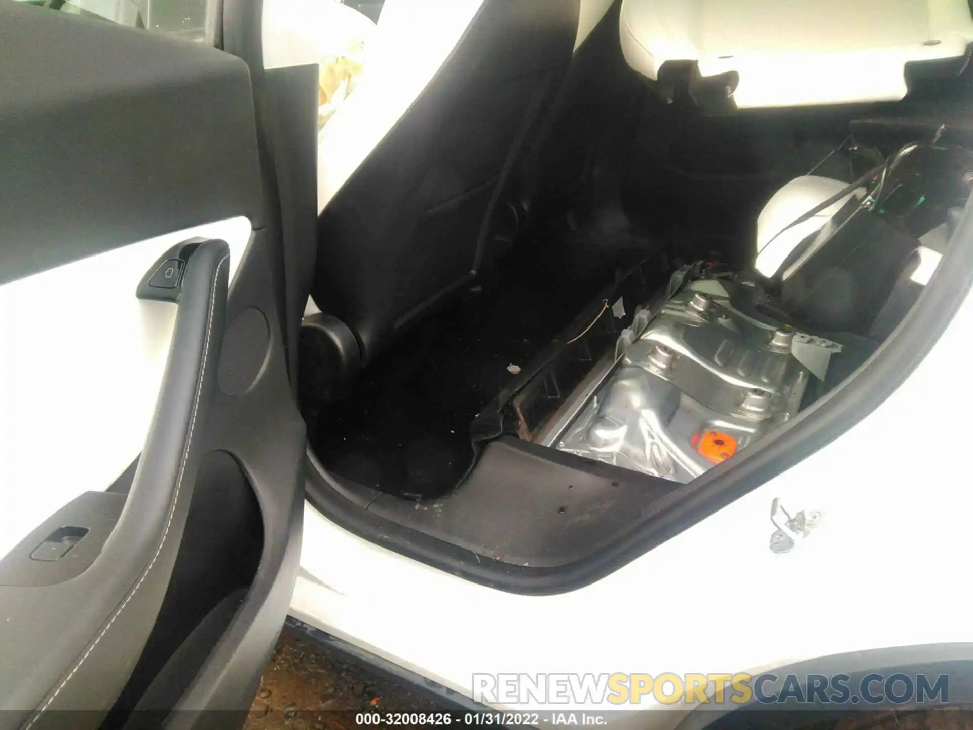 8 Photograph of a damaged car 5YJYGDEE1MF085075 TESLA MODEL Y 2021